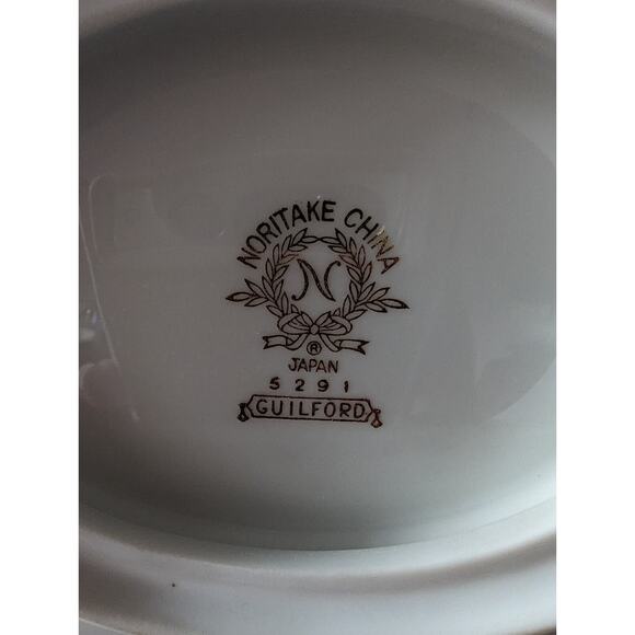 Noritake Fine China Guilford 5291 Oval Gravy Boat with Attached Underplate - Picture 5 of 6